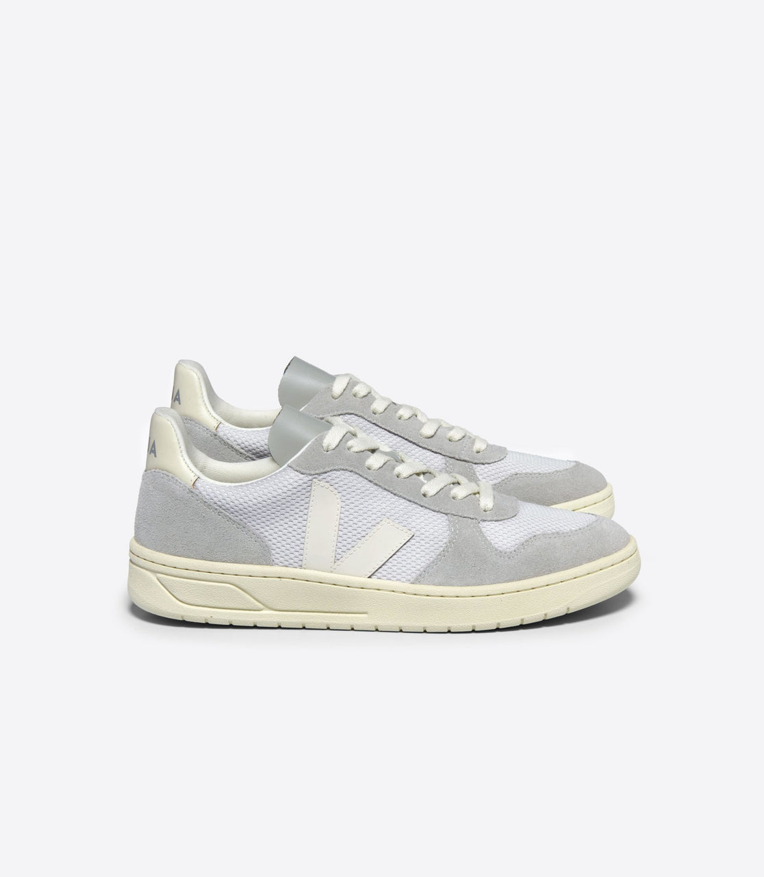 Veja V-10 Alveomesh Light Grey Pierre