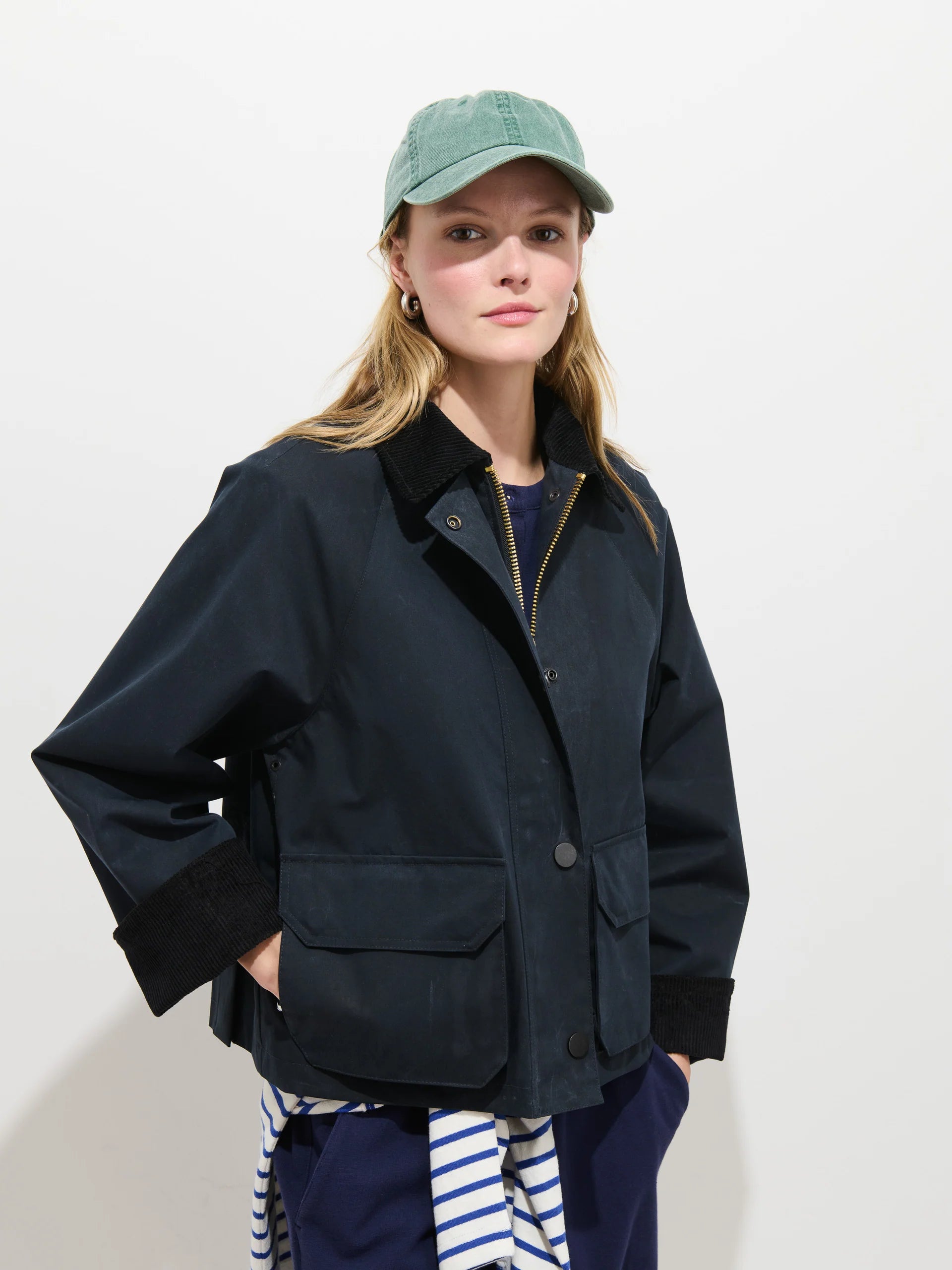 Alex Mill Cropped Chiltern Jacket in Waxed Cotton - Navy