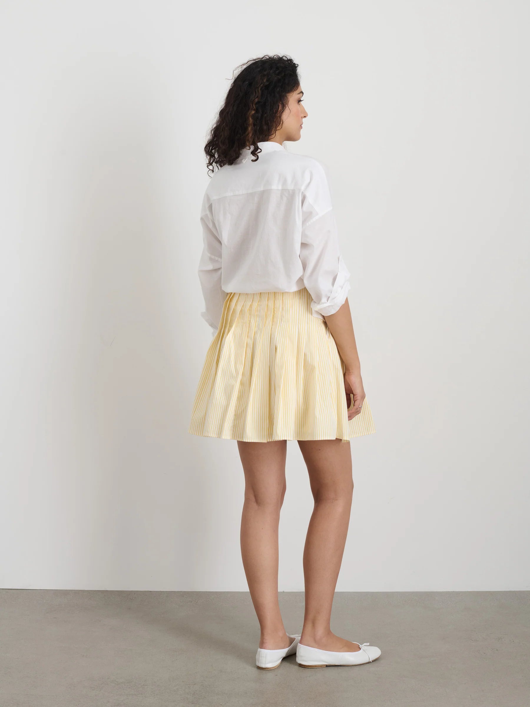 Alex Mill Penelope Stripe Pleated Skirt In Cotton Poplin - White/Yellow