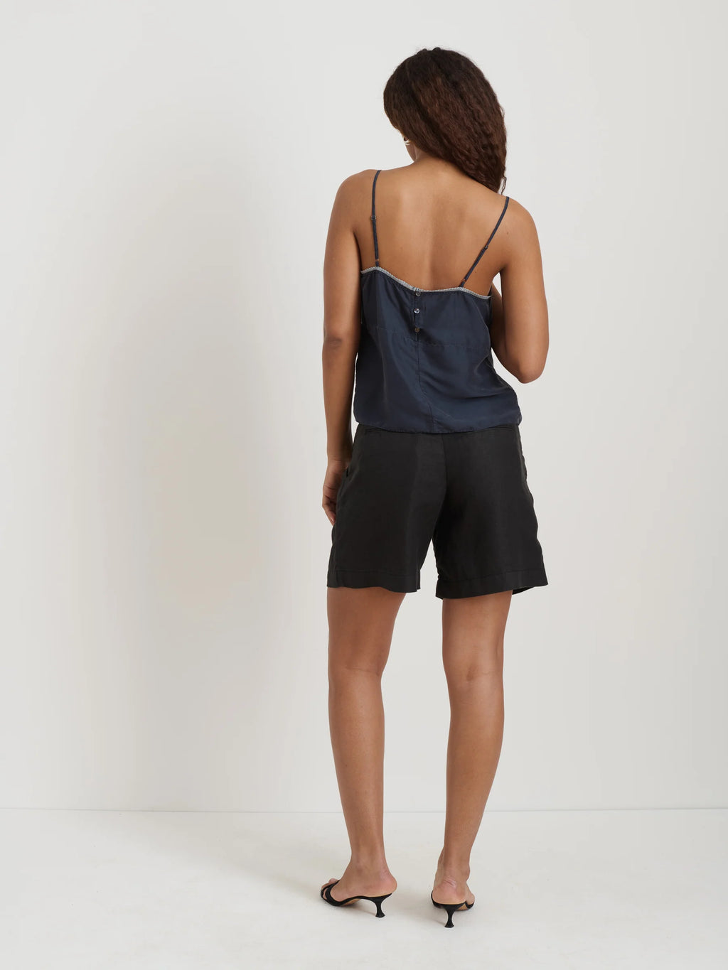 Alex Mill Lilly Cami In Washed Silk- Navy