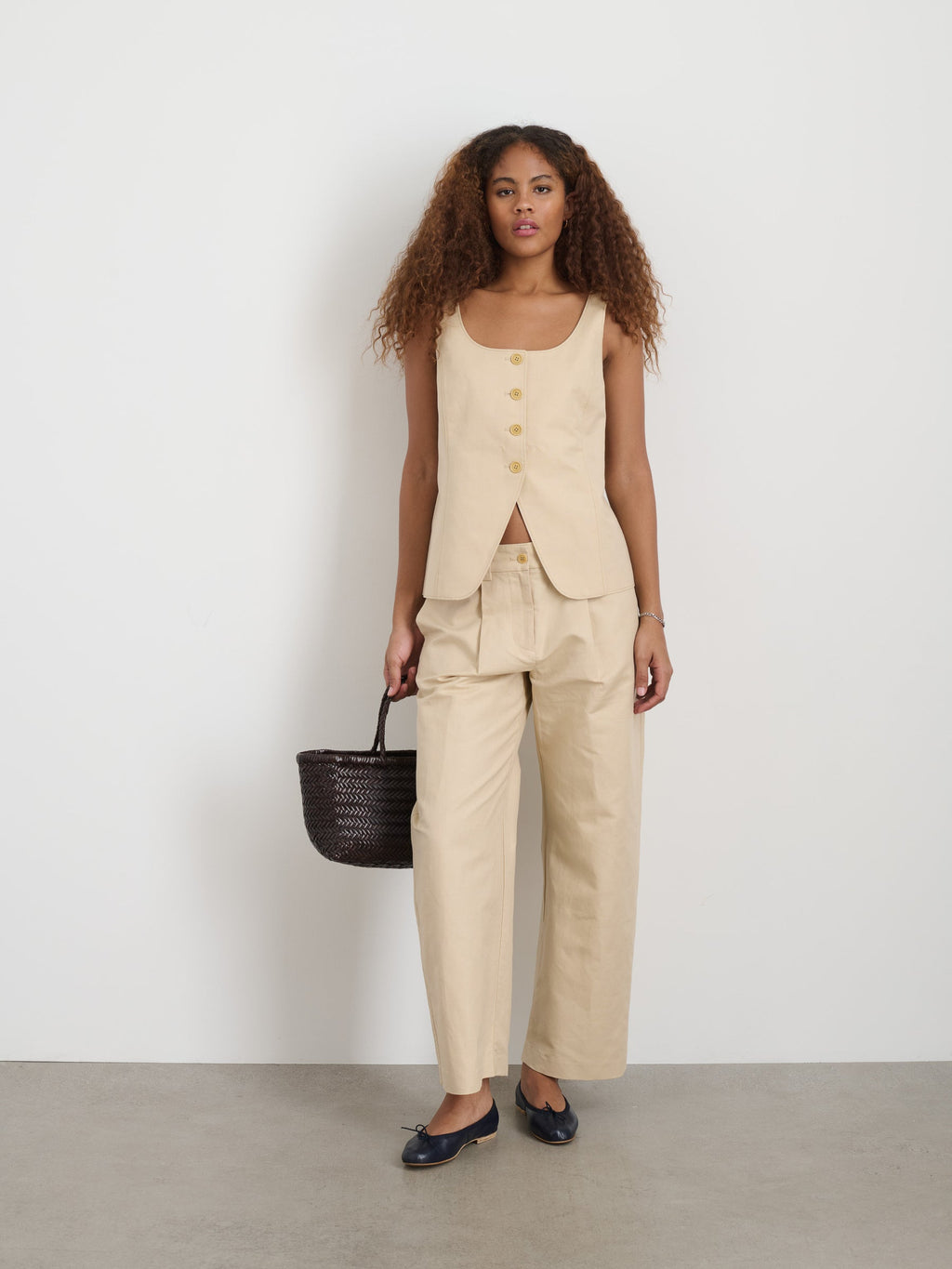 Alex Mill Soho Scoop Vest in Linen Cotton - Tan