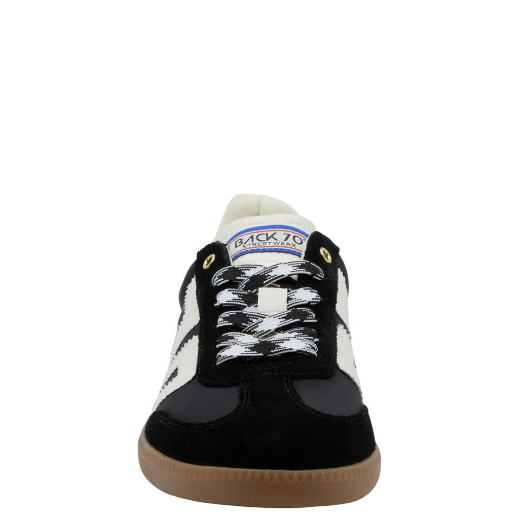 Back 70 Ghost in Black Sneakers
