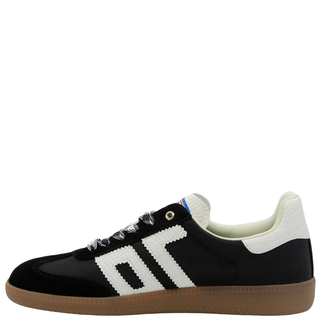 Back 70 Ghost in Black Sneakers
