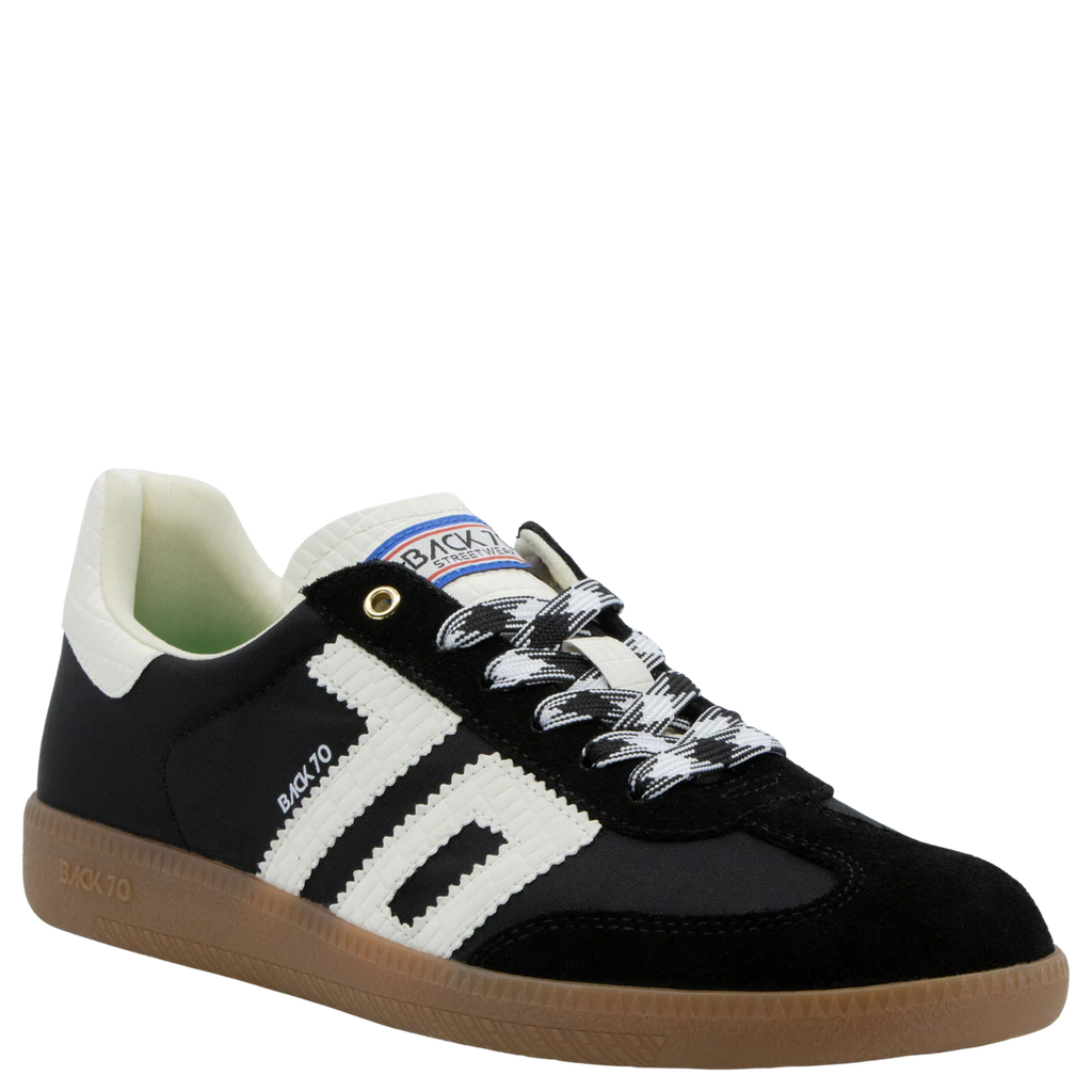 Back 70 Ghost in Black Sneakers