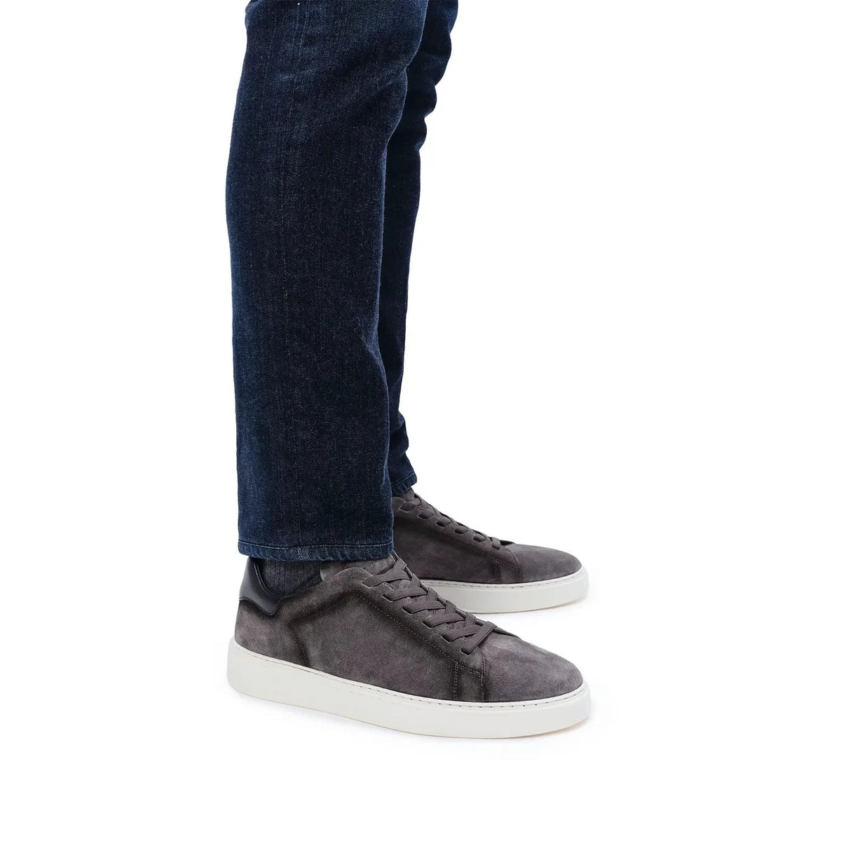 To Boot James Suede Low-Top Sneaker -Lava/Piom