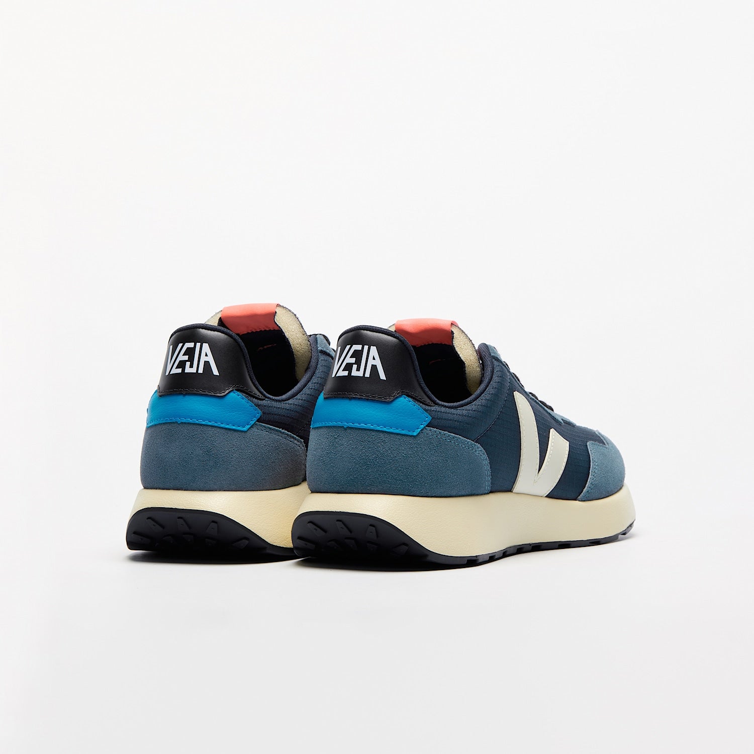 Veja Men's Paulistana Ripstop Nautico Pierre