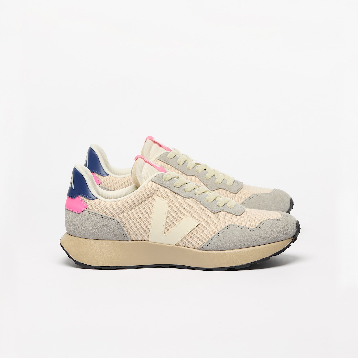 Veja Paulistana J-Mesh Jute Cashew Oxford Grey
