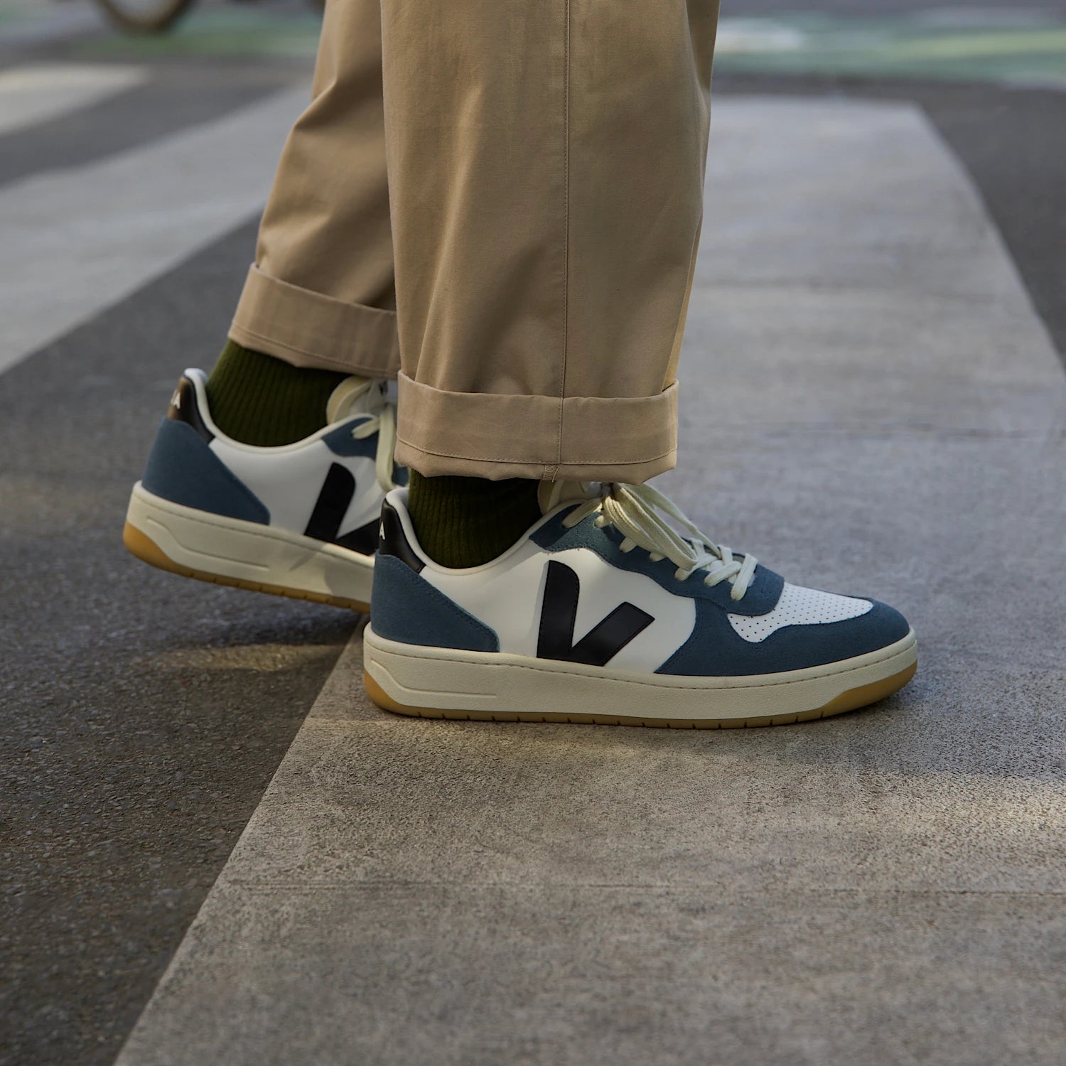 Veja Men's V-10 Leather White Black California
