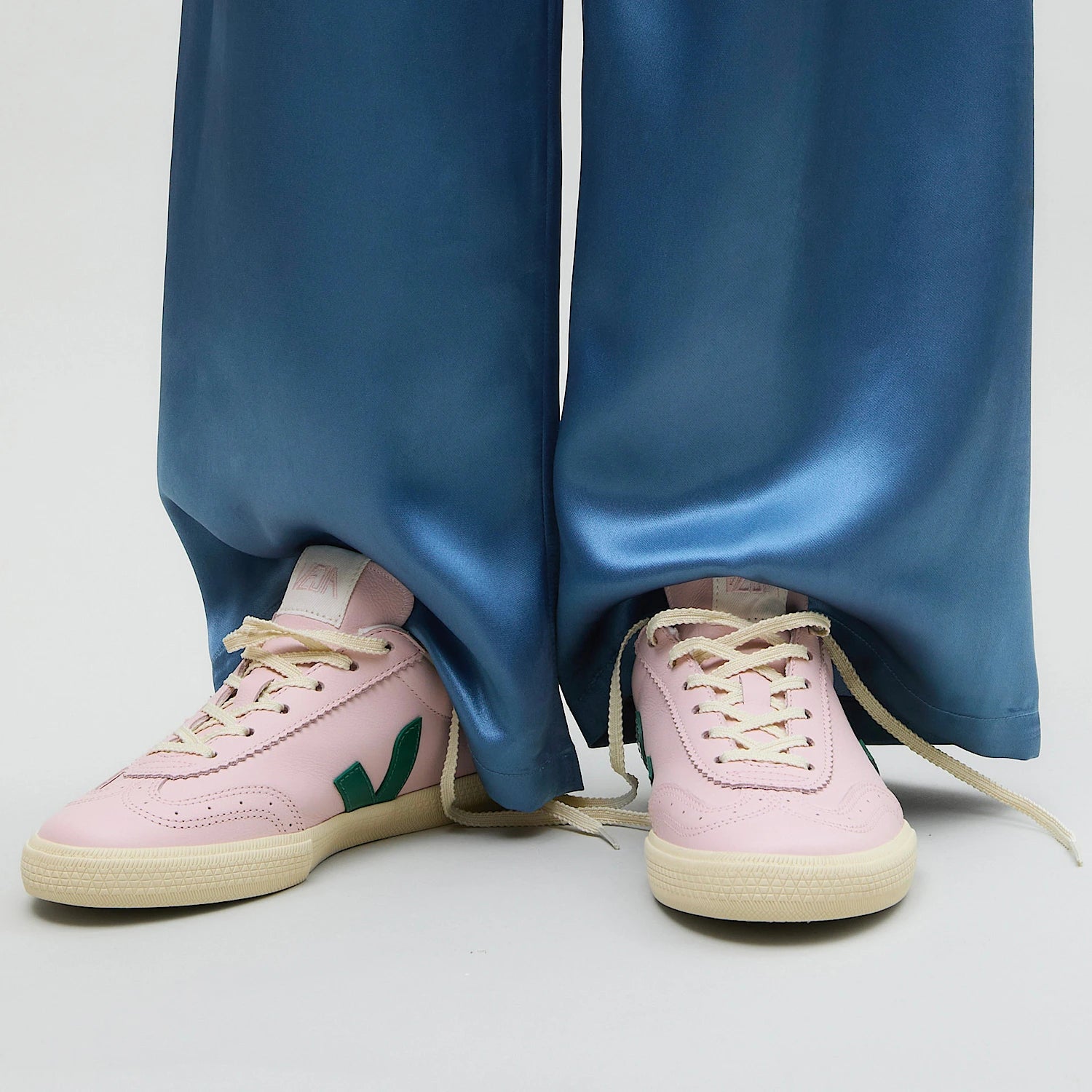 Veja Volley Leather Petale Golf Calcaire