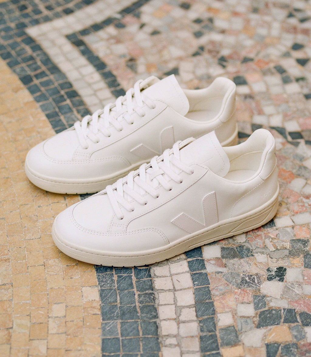 Veja Women's V-12 Extra White