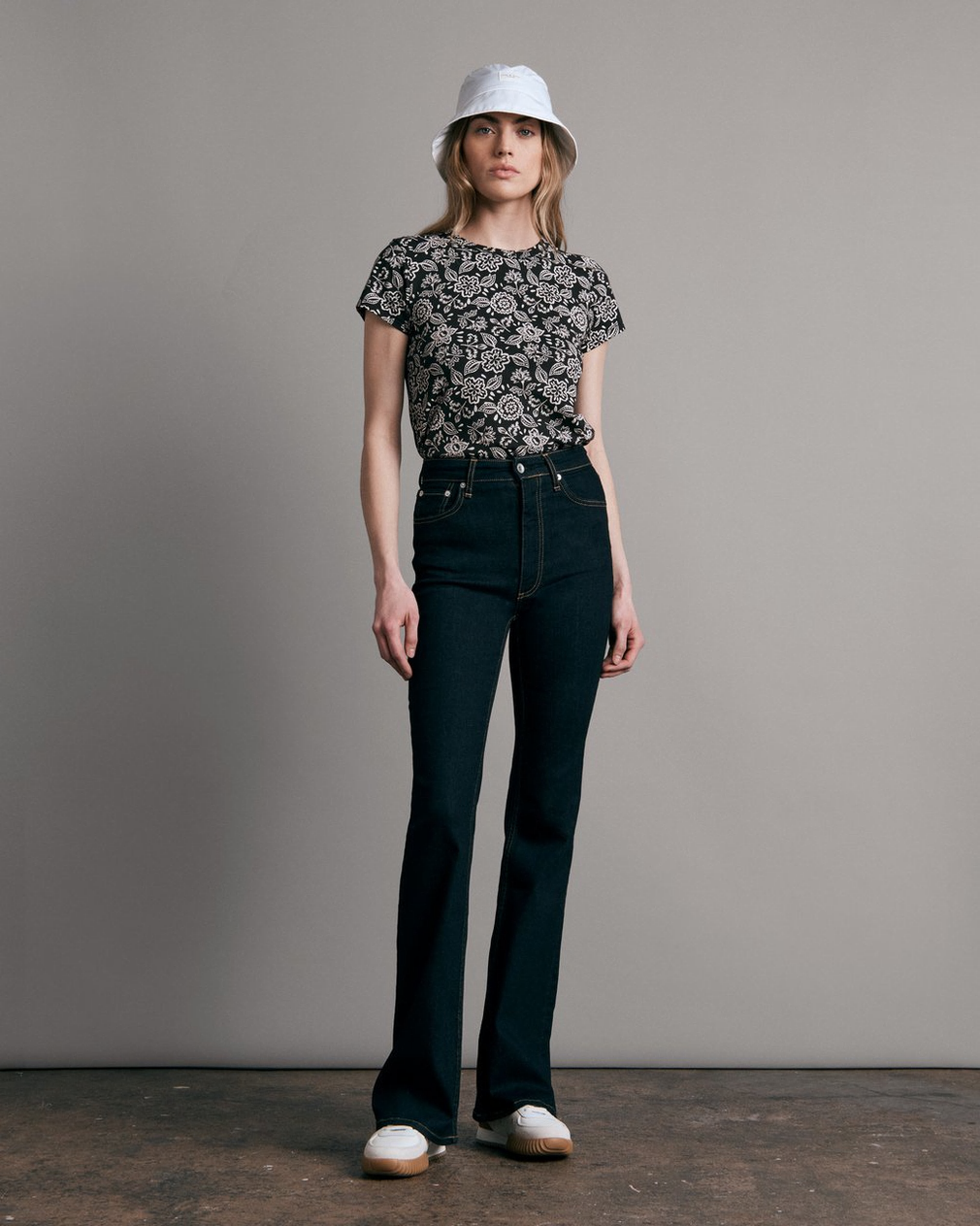 Rag & Bone Casey High Rise Ankle Flare in Rinse