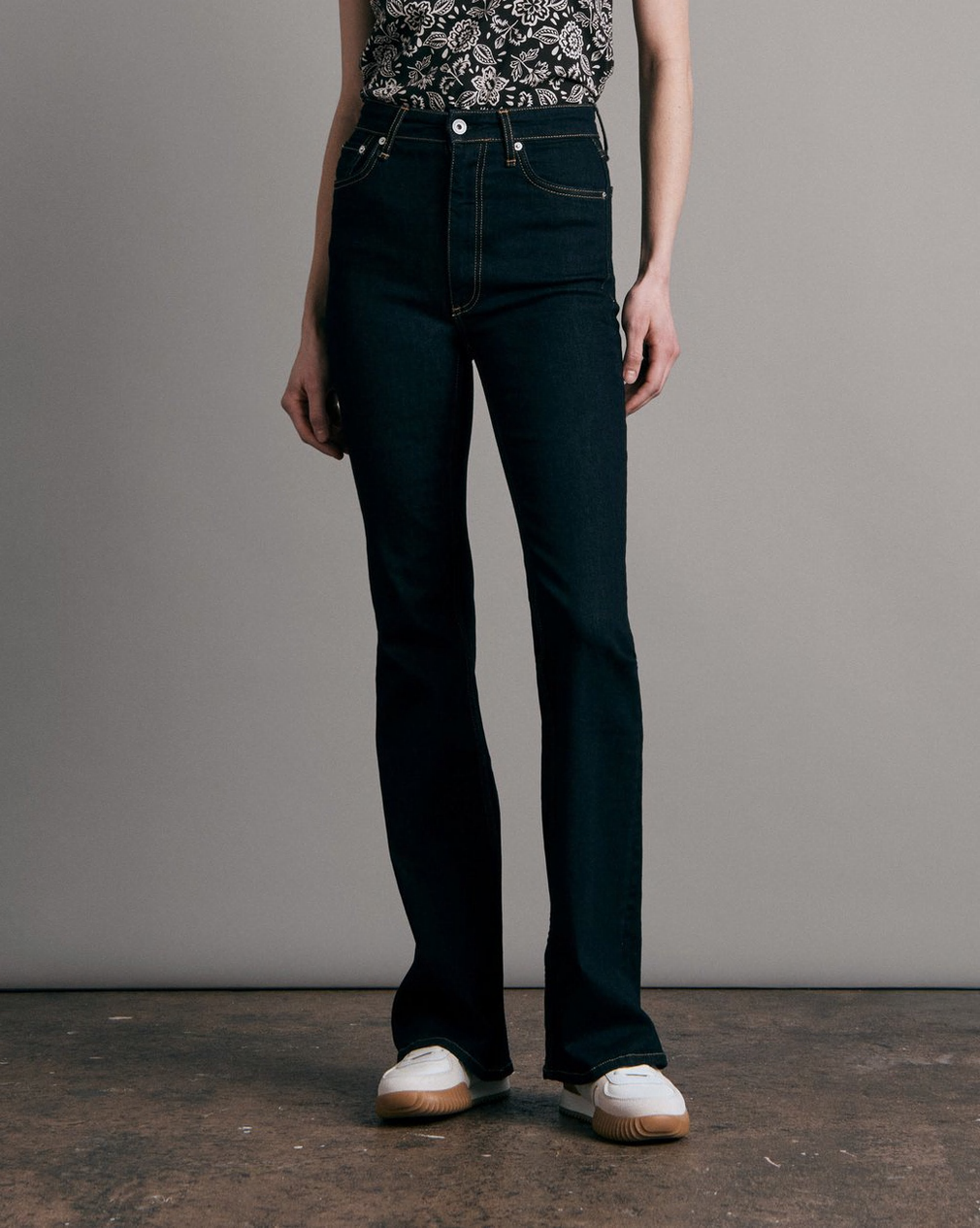 Rag & Bone Casey High Rise Ankle Flare in Rinse